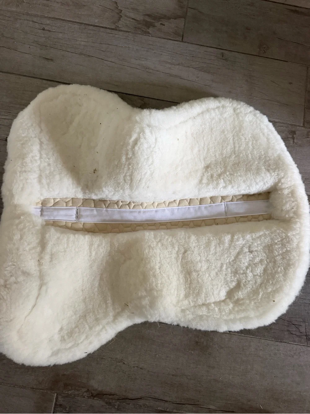 Mattes Sheepskin-Trim Saddle Pad